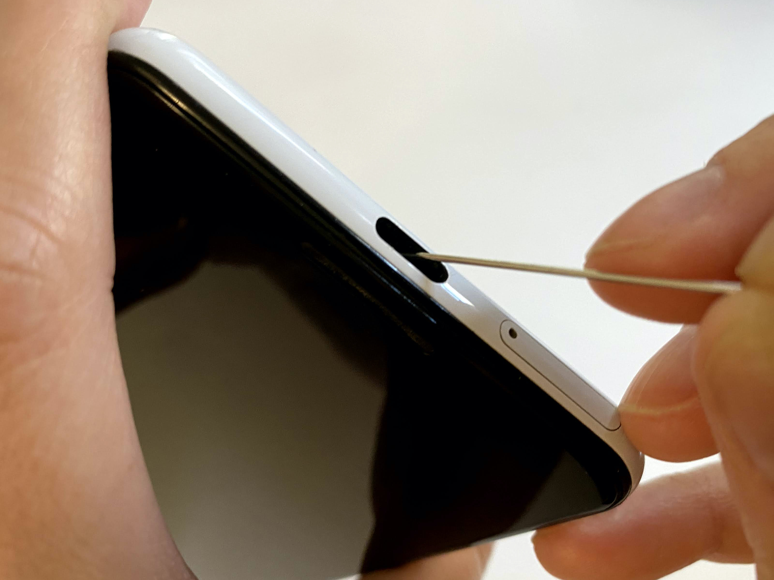 foretage Slapper af Forsvinde How to Fix Your Broken Phone USB Charging Port - Tiff Stuff